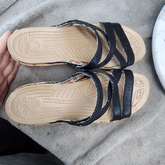 Crocs Shoes Womens Size 7 A Leigh Black Leather Slip On Wedge Sandals *GUC* - Picture 9 of 12